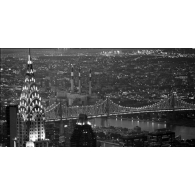 Posters Reprodukce MURAT TANER - New York - The Chrysler Building and Queensboro bridge , (140...