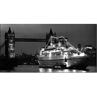 Posters Reprodukce Finnpatner Ferry at Tower bridge, 1968 , (100 x 50 cm)